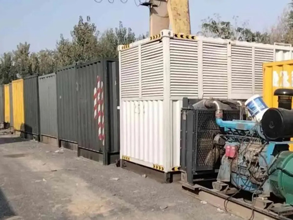 烟台200KW柴油发电机机组每小时油耗是多少?